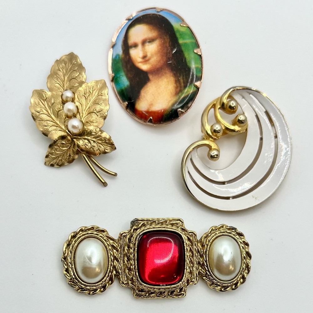 4 Piece Scatter Pins Vintage Brooch Set